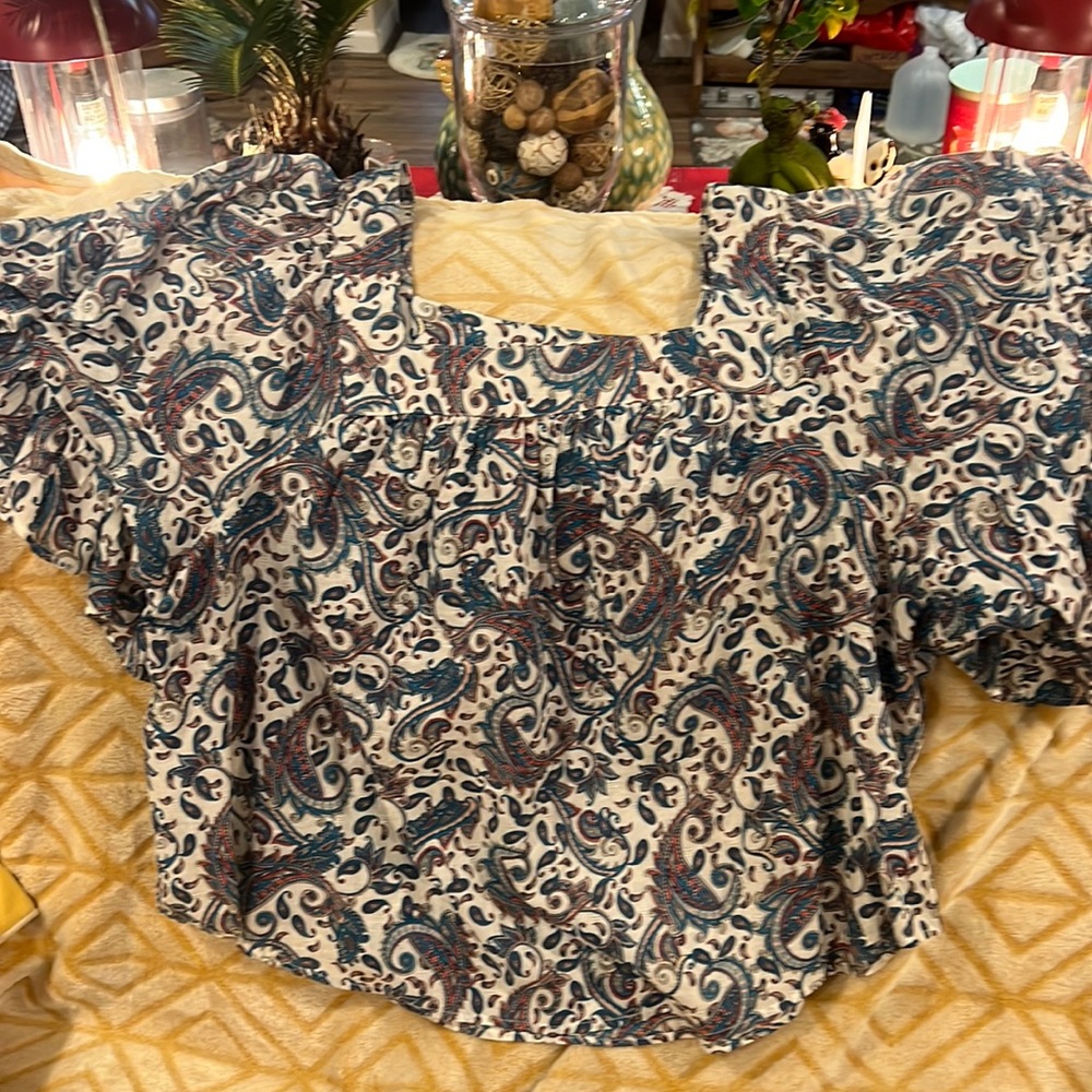 Paisley “Tiel&Peach” frilly, square framed, summer blouse.